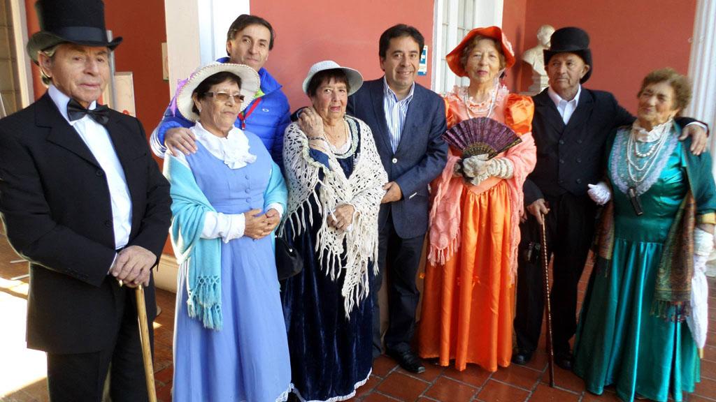 Club de Adulto mayor en Patrimonio Cultural y Autoridades Campo para escribir el pie de foto.