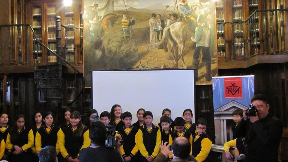 en biblioteca y coro M.Colvin