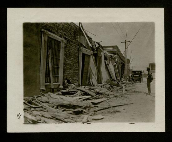 José Antonio Olivares Valdivia. Casas en ruinas. Copiapó, 1918. N° de inventario A1-00014.