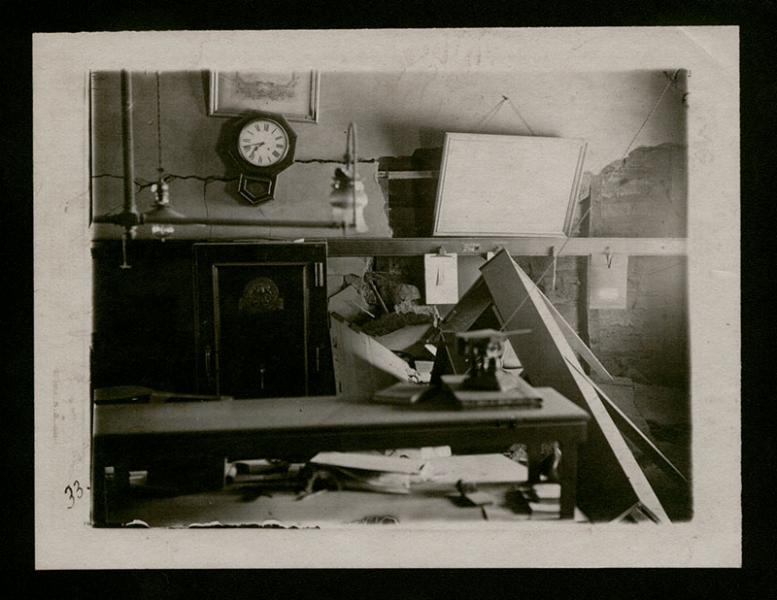 Interior doméstico en ruinas