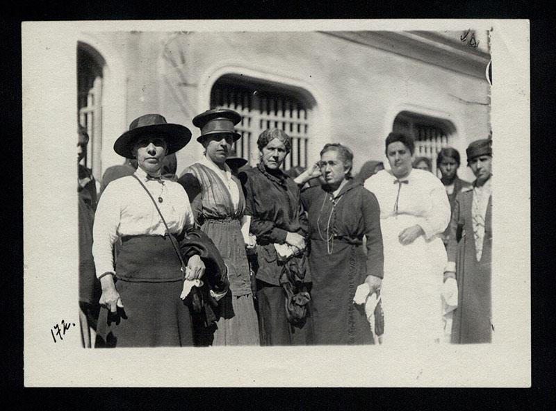 Señoras de la Sociedad de Beneficencia