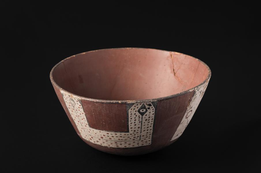 Plato acampanado diaguita inca